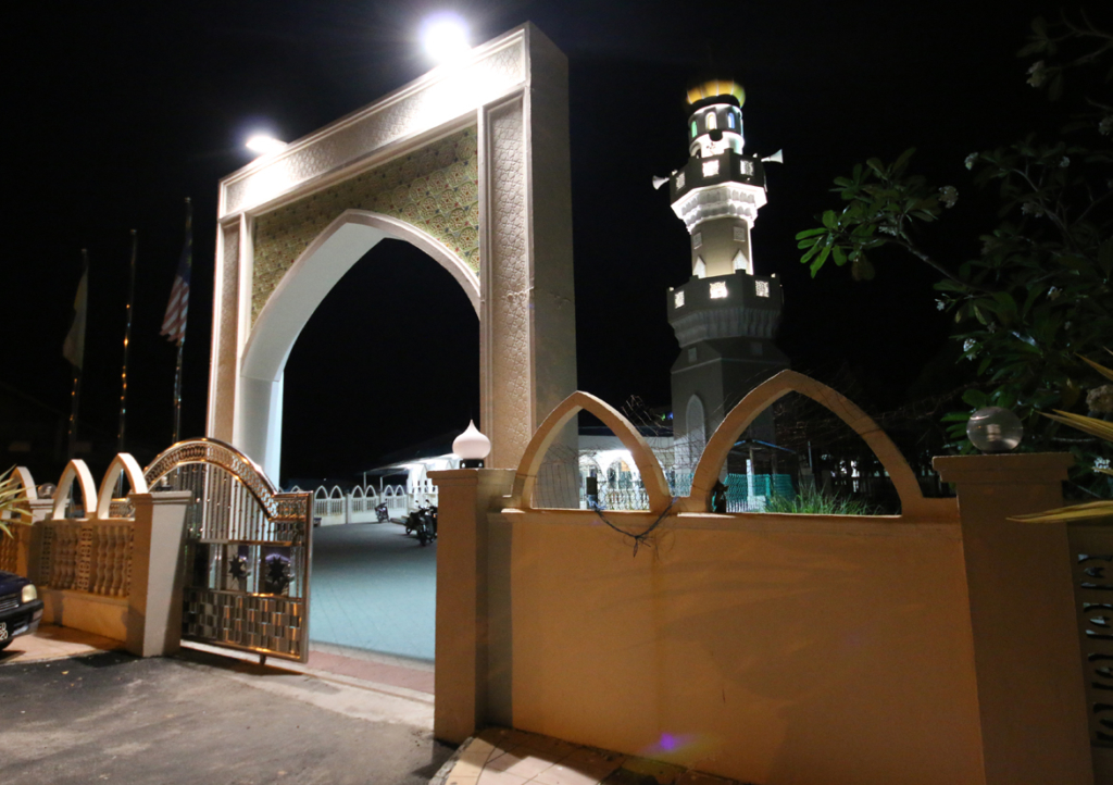 夜の方がライトアップされて綺麗です