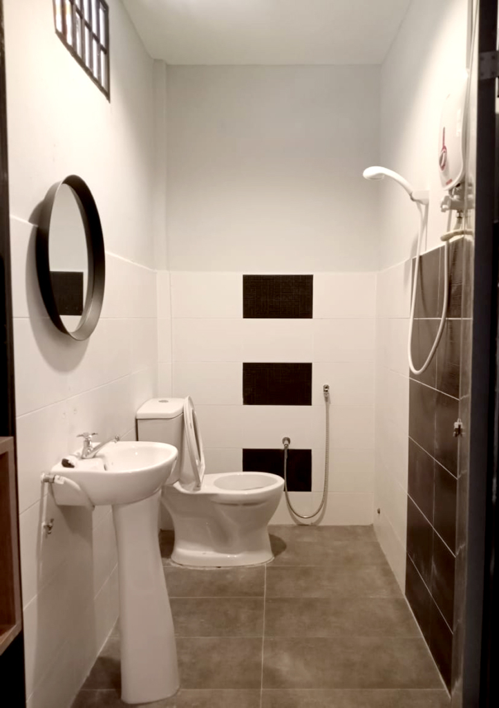 シャワー&トイレ