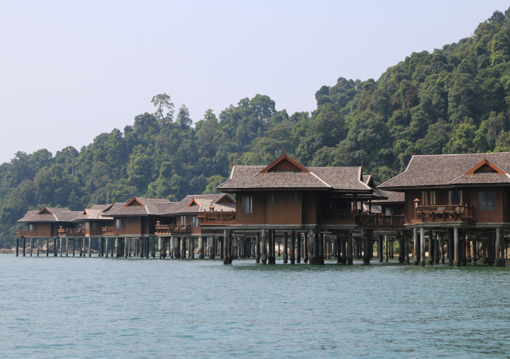 パンコール･ラウ島の水上コテージ型客室