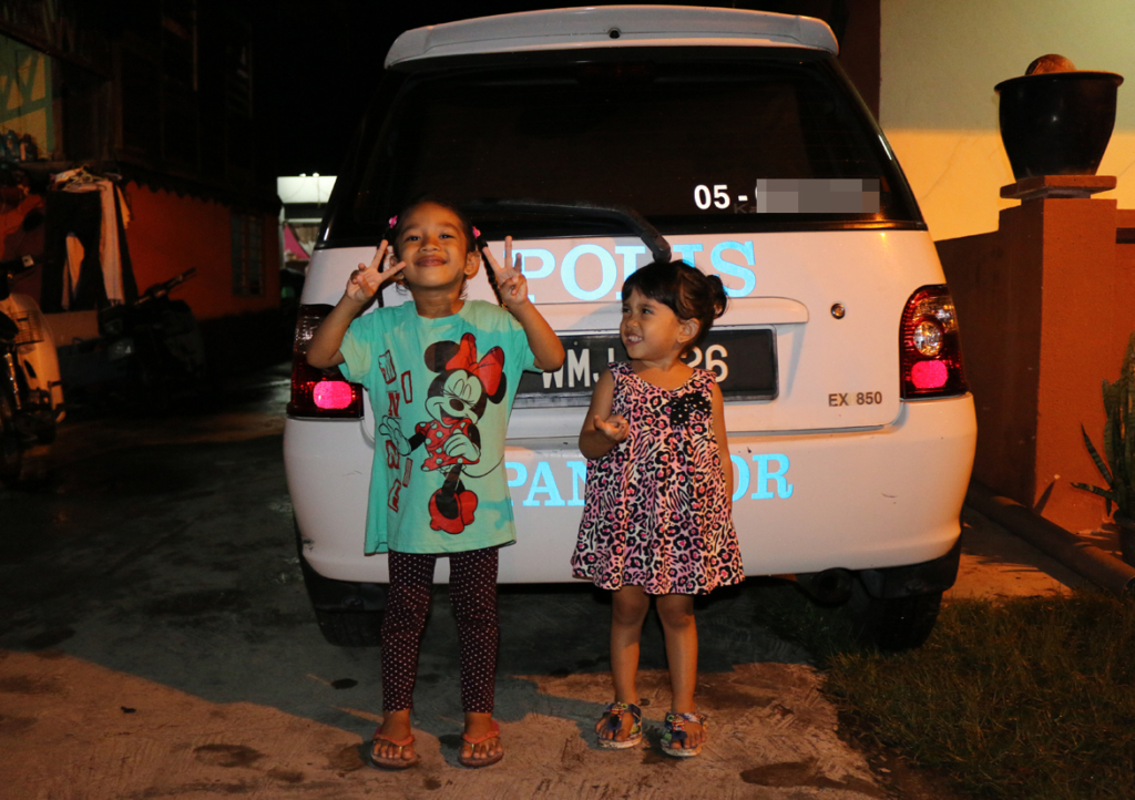 ルールさえ守っていれば警官たちもとってもフレンドリーです