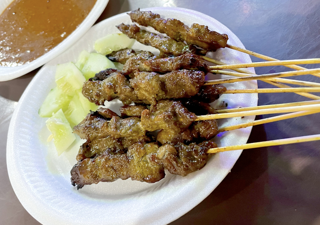 sate daging(牛肉のサテー)：小ぶりです