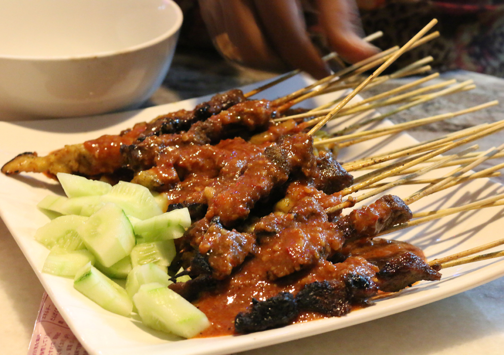 sate daging：牛肉の焼き加減を「それなりに焼く」「しっかり焼く」の2通り聞かれます