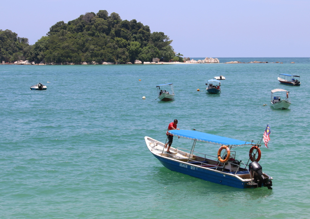様々な気象条件により海の透明度も変化します