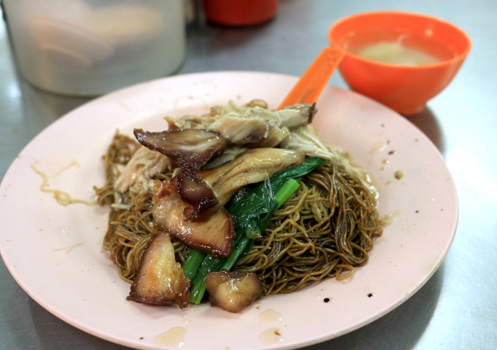 雲呑麺(ワンタンミー)：結局これが美味しかったりします